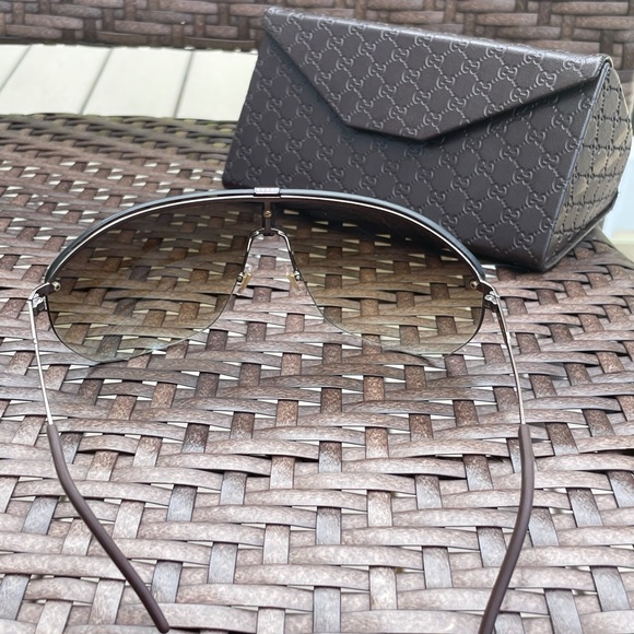 Gucci Shades - Picture 4 of 5